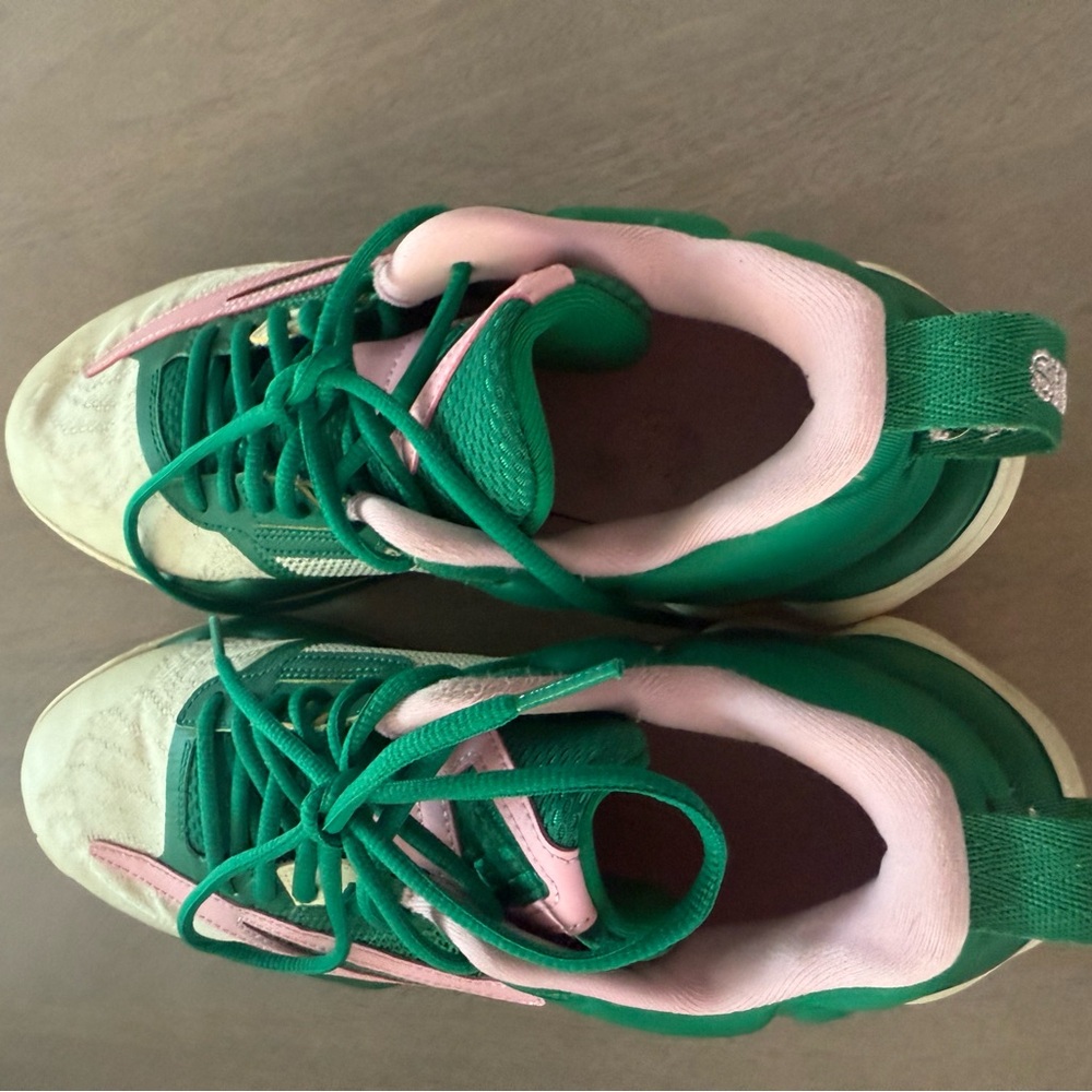 Nike Gianni’s immortality 3 
Green/pink
Size 8
